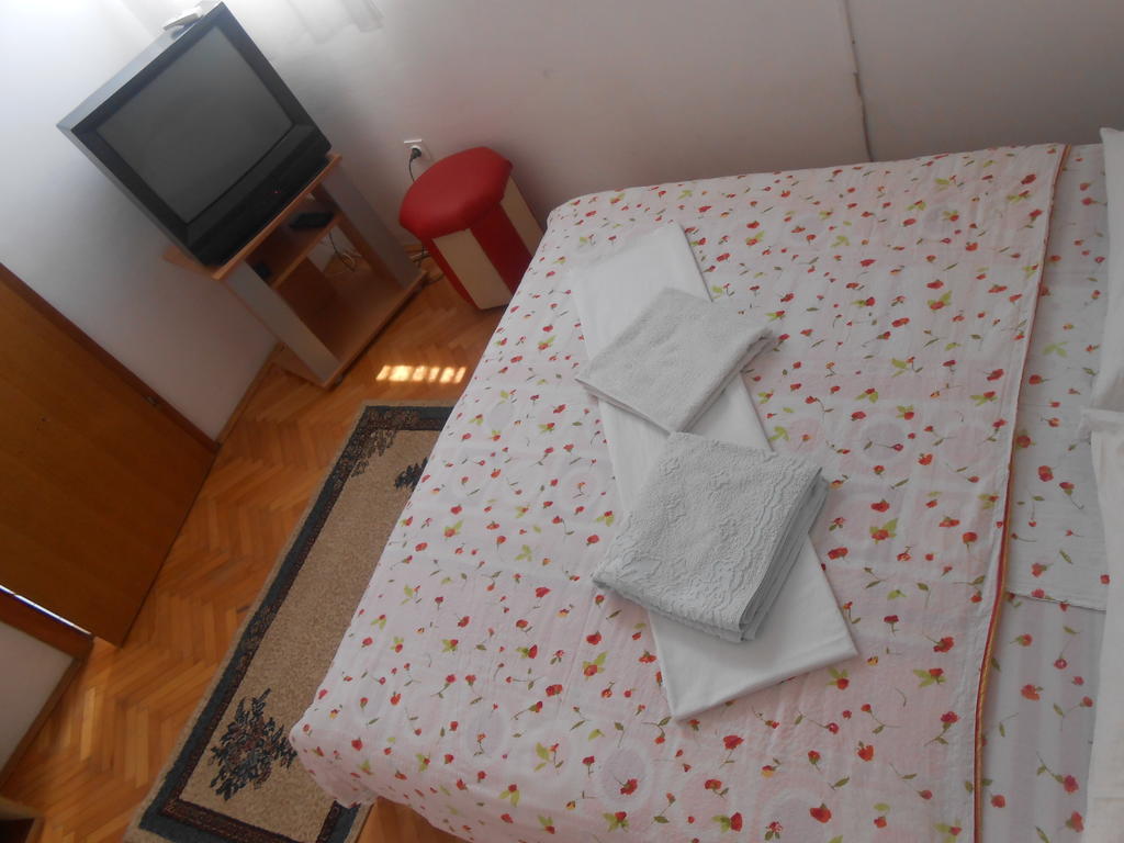 Apartments & Hostel Zdrava Hrana Мостар Екстер'єр фото